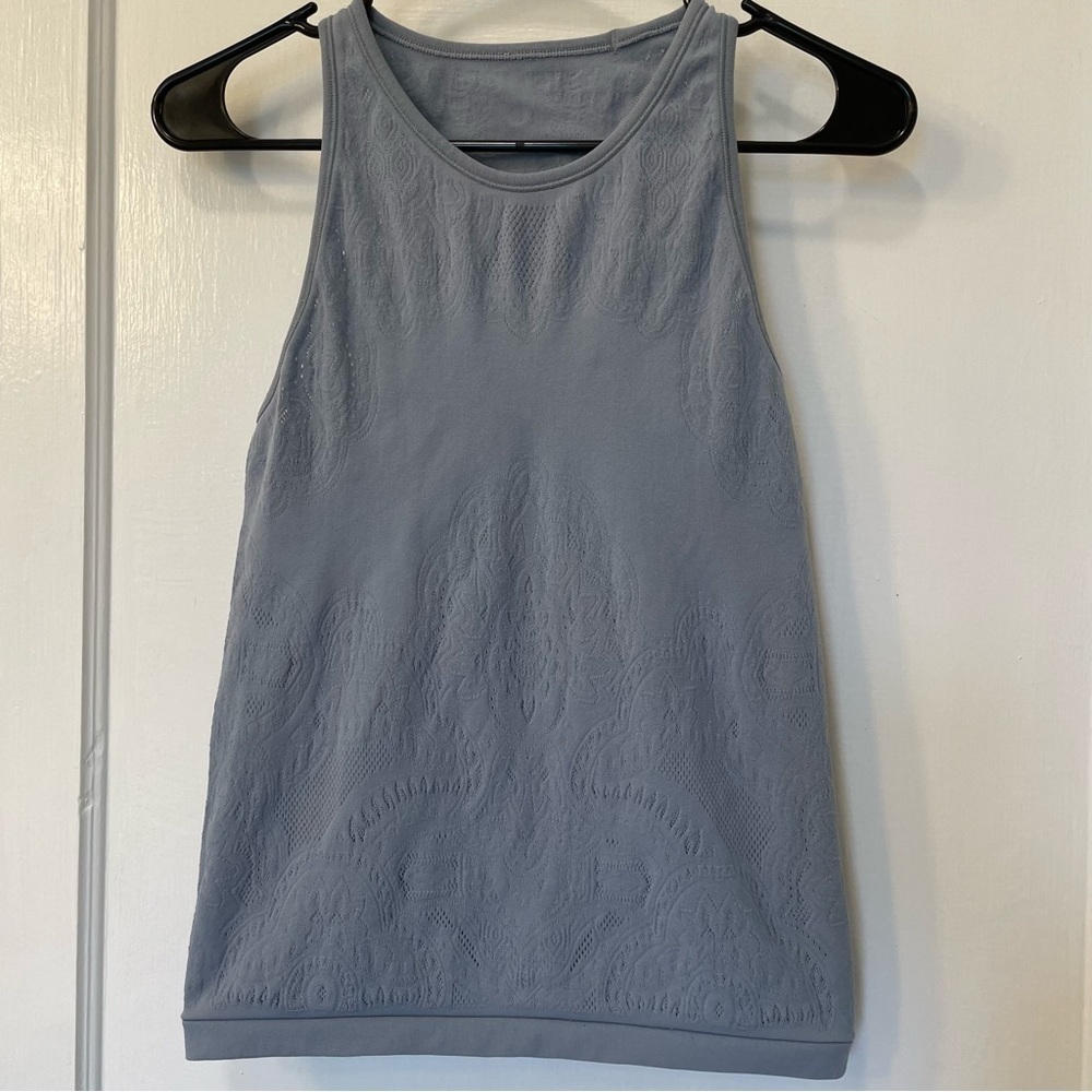 Lululemon Reveal Tank *Zen Expression Chambray